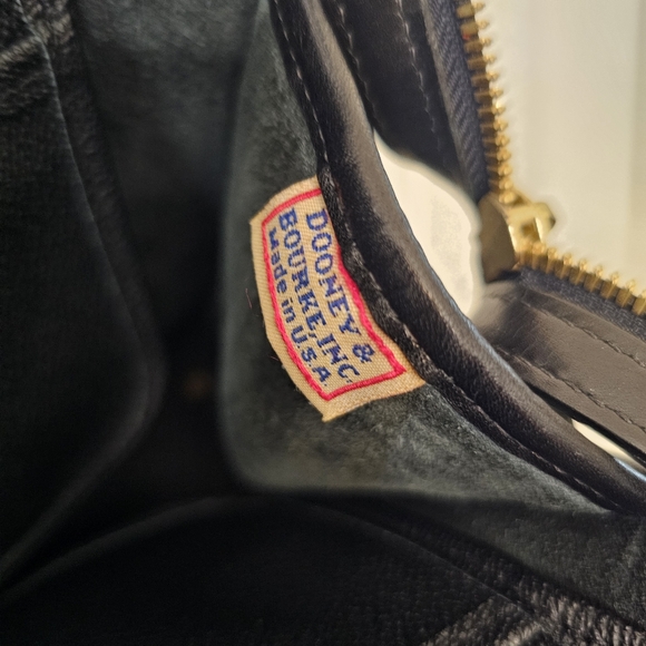 Dooney & Bourke Shoulder Bag - Picture 11 of 13